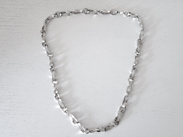 HALSBAND, sign R WATERVAL, BORGILA STHLM 1996
